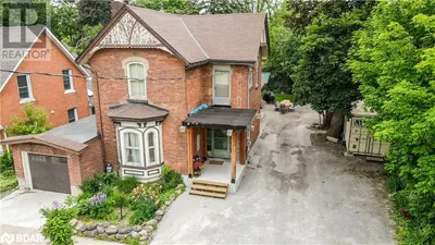 121 MULCASTER Street