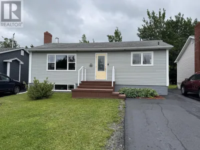 17 Brock Crescent