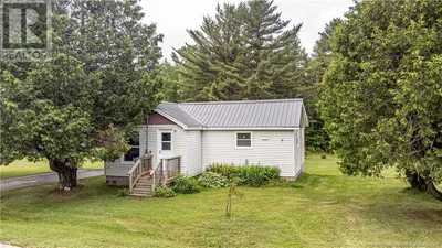 24 Forest Avenue