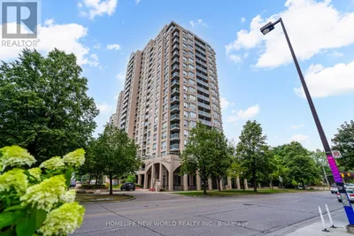 210 - 28 EMPRESS AVENUE