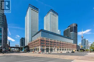 4502 - 17 BATHURST STREET