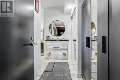 402 - 31 TIPPETT ROAD