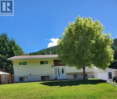 868 North Kimberley Avenue