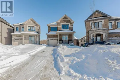 25 SAPWOOD CRESCENT