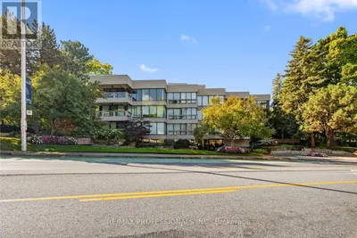 404 - 2545 BLOOR STREET W