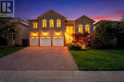 19 RISEBROUGH AVENUE