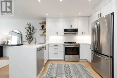 19 - 232 ST. GEORGE STREET