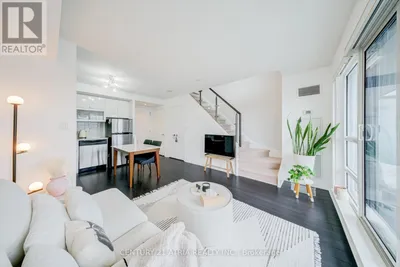 317 - 2015 SHEPPARD AVENUE E