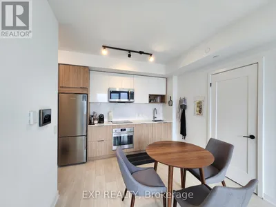 3012 - 5 DEFRIES STREET