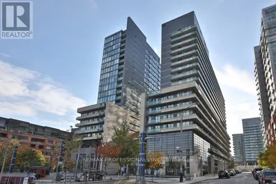 1007E - 36 LISGAR STREET