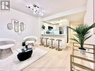 521 - 15 NORTHTOWN WAY