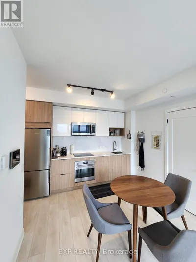 3012 - 5 DEFRIES STREET