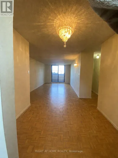 811 - 4673 JANE STREET