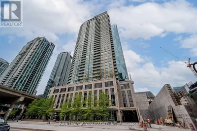 1606 - 18 YONGE STREET