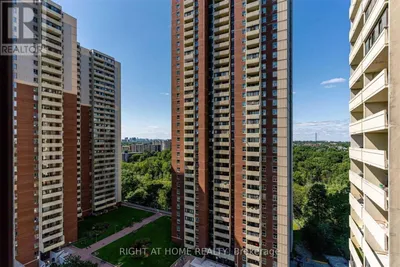 106 - 5 MASSEY SQUARE