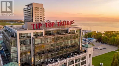 301 - 637 LAKE SHORE BOULEVARD W