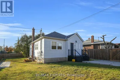 4 LARCHMERE AVENUE