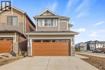 312 Homestead Grove NE