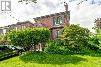 2 LARKIN AVENUE