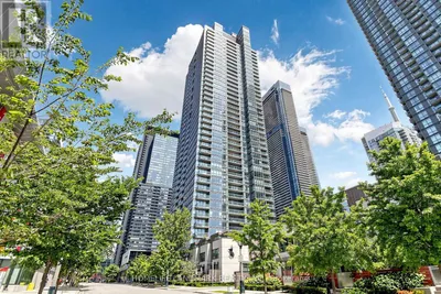 2811 - 15 FORT YORK BOULEVARD