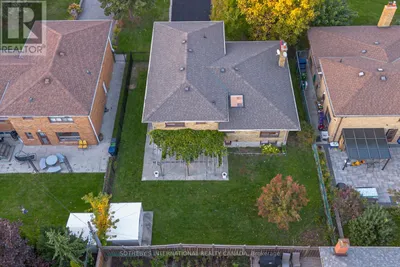 34 EUPHRASIA DRIVE