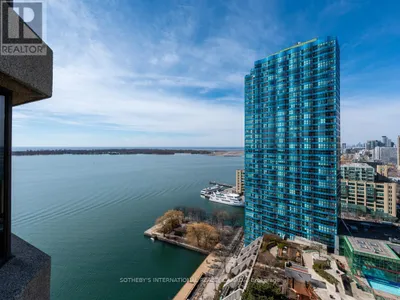 2204 - 65 HARBOUR SQUARE