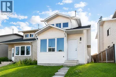 218 Falmere Way NE