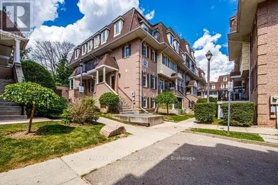 204 - 52 SIDNEY BELSEY CRESCENT