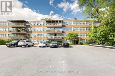 304 - 160 THE DONWAY W