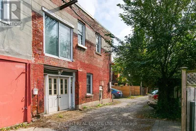 REAR - 105 MAJOR STREET