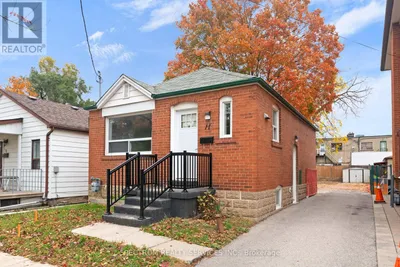 11 VIMY AVENUE