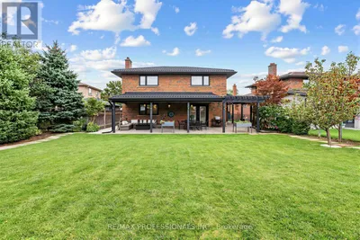 182 GRACEFIELD AVENUE