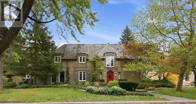 148 STRATHALLAN BOULEVARD