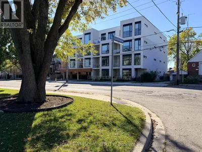 207 - 722 MARLEE AVENUE