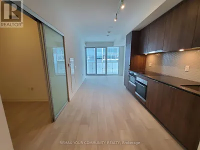 408 - 15 QUEENS QUAY E