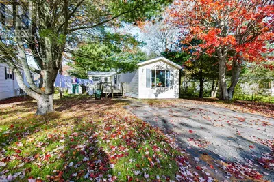 15 Woodlawn Drive