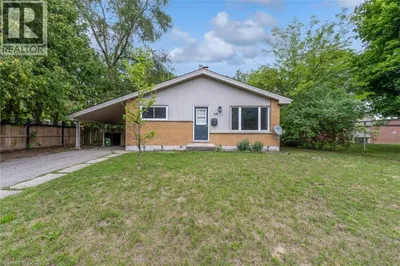 38 TEWKSBURY Crescent